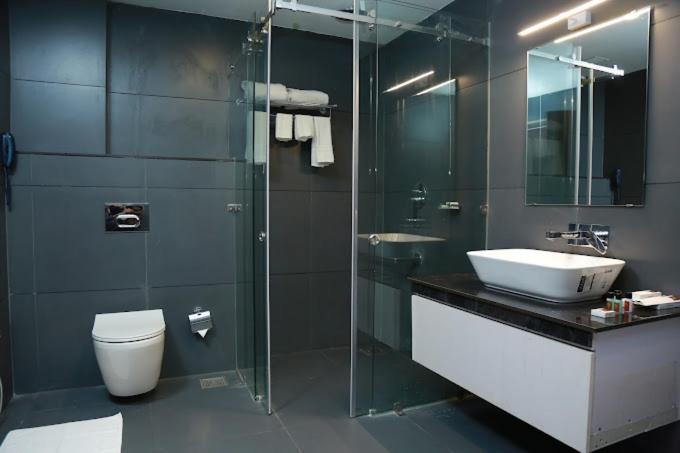 Hotel Sky Paradise Iritti Екстериор снимка